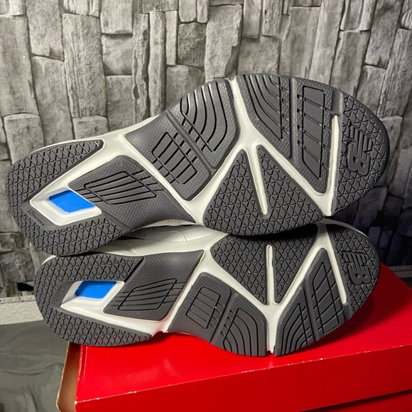 New in box New Balance 519 mens size 10 wide - Picture 6 of 7